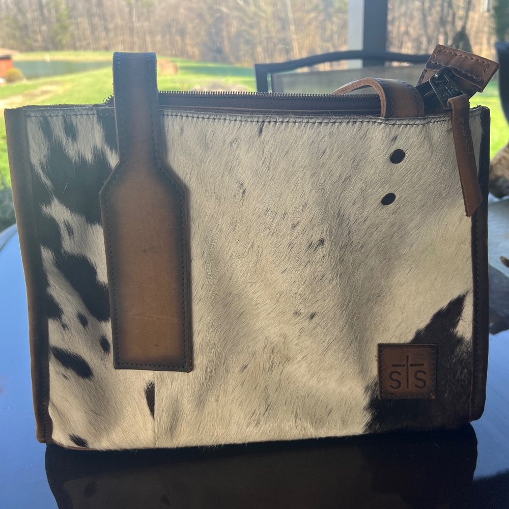 STS RANCHWEAR BY CARROLL WOMEN'S HAIR-ON HIDE RUBY PURSE